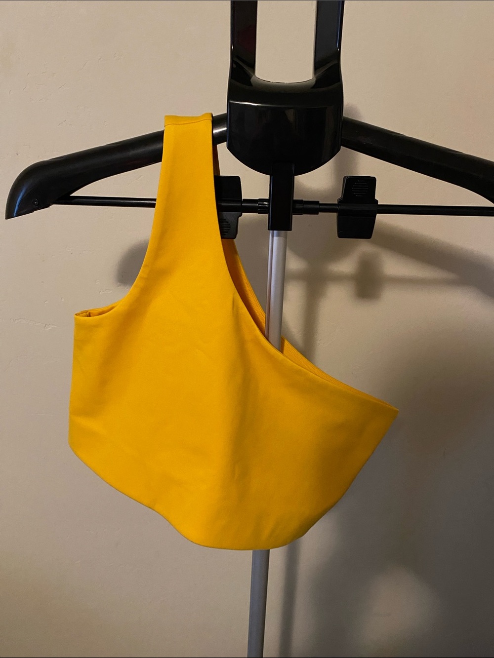 NWOT GIRLFRIEND COLLECTIVE SUNFLOWER YELLOW COLOR OFF THE SHOULDER BRA MEDIUM